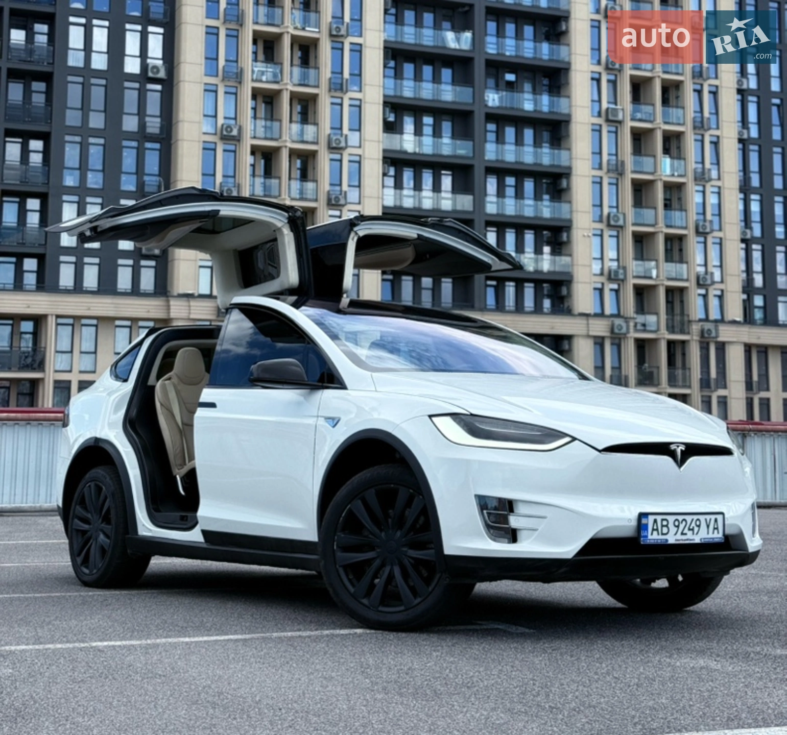 Tesla Model X, 2016