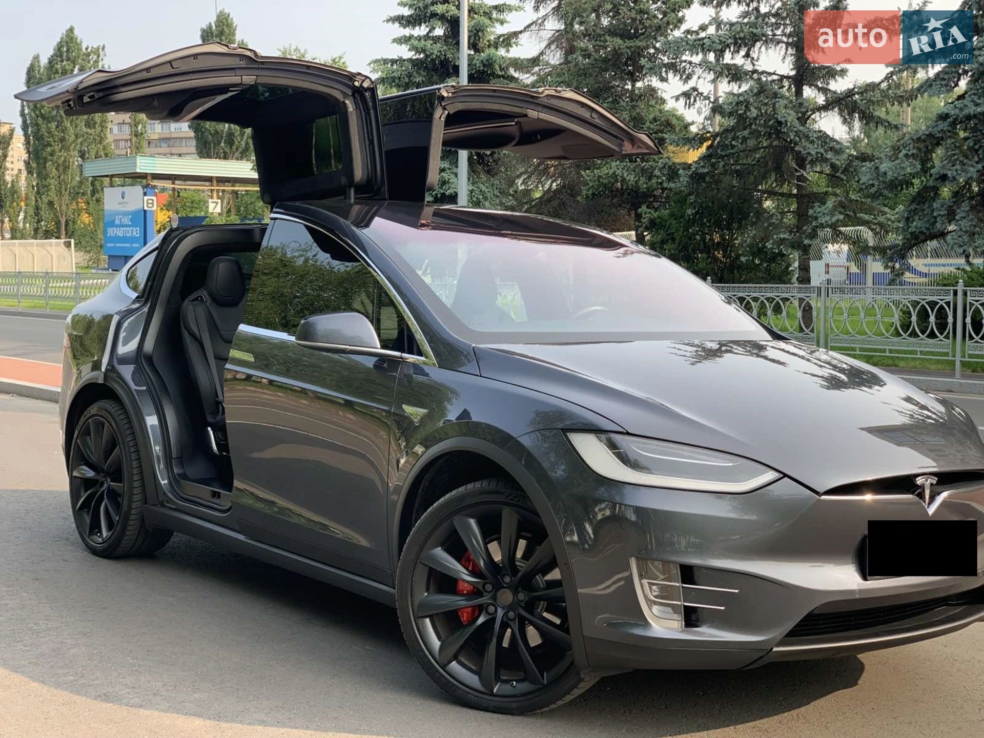 Tesla Model X, 2016