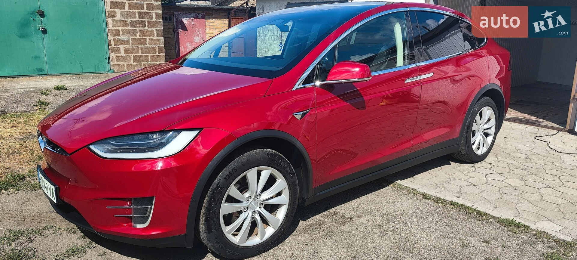 Tesla Model X, 2017
