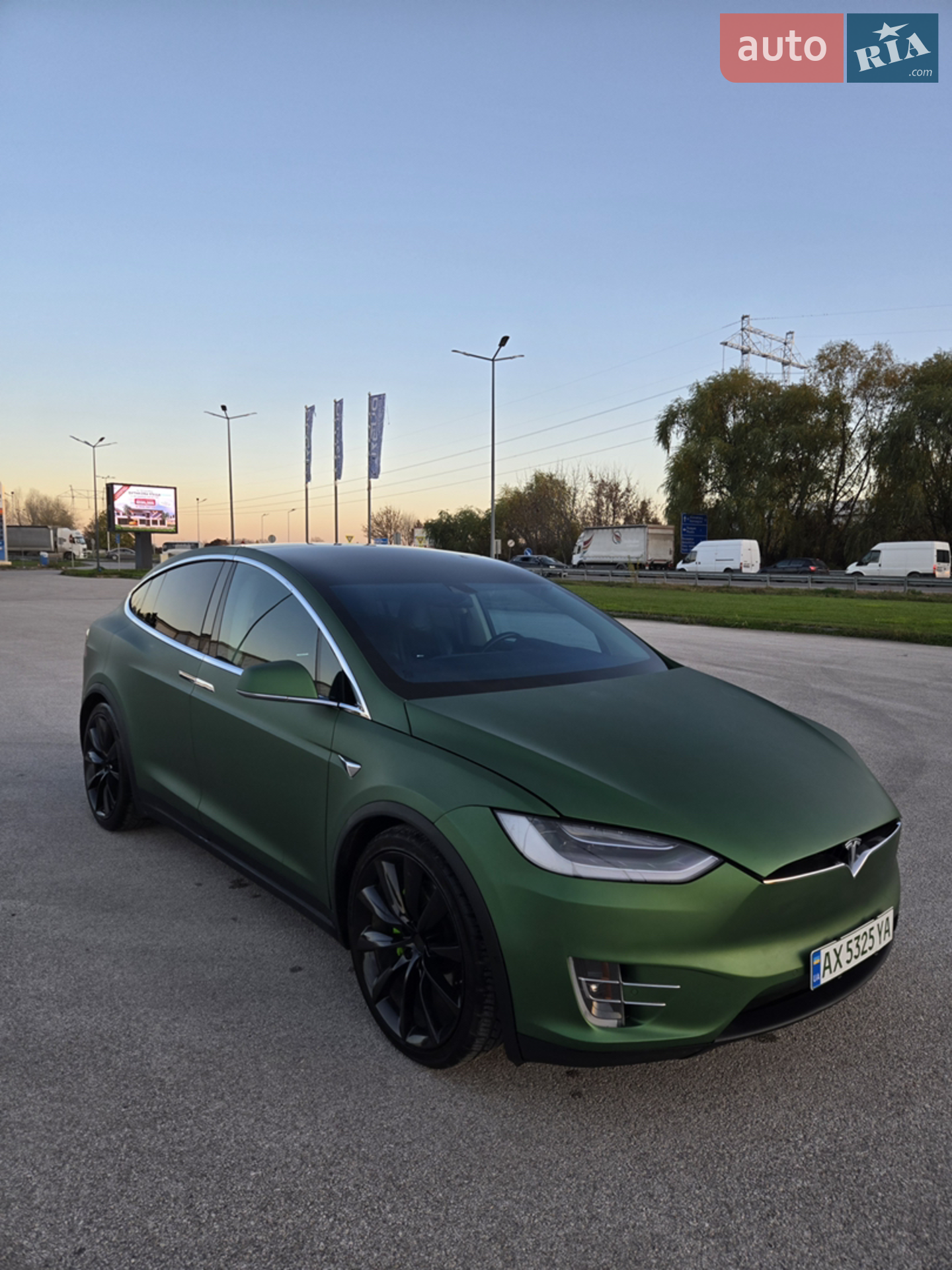 Tesla Model X, 2016