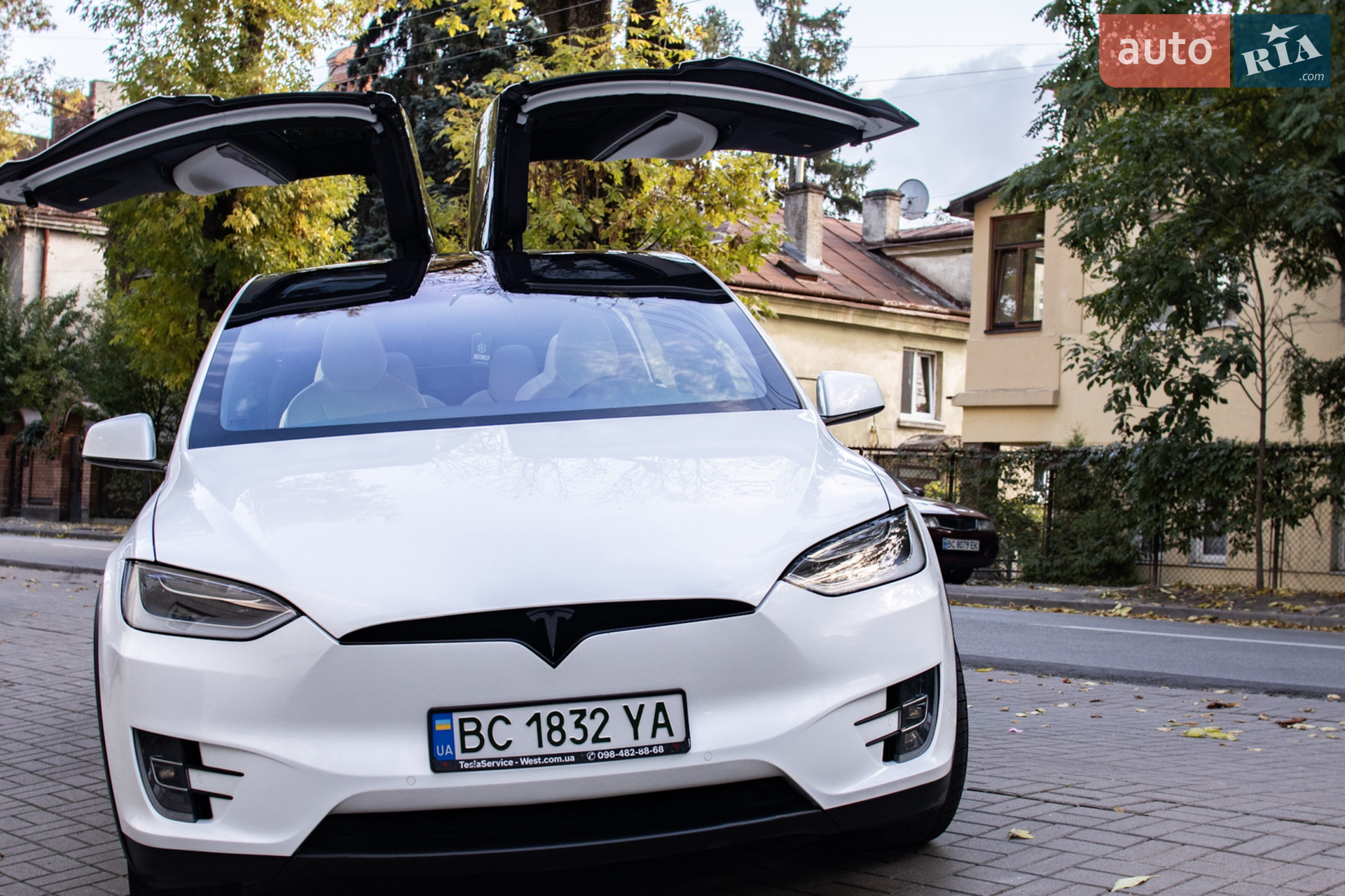 Tesla Model X, 2017