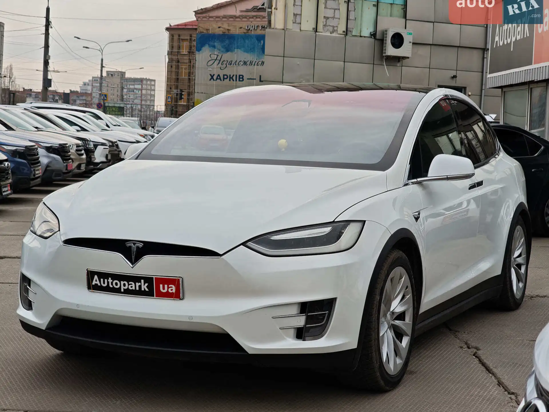 Tesla Model X, 2016