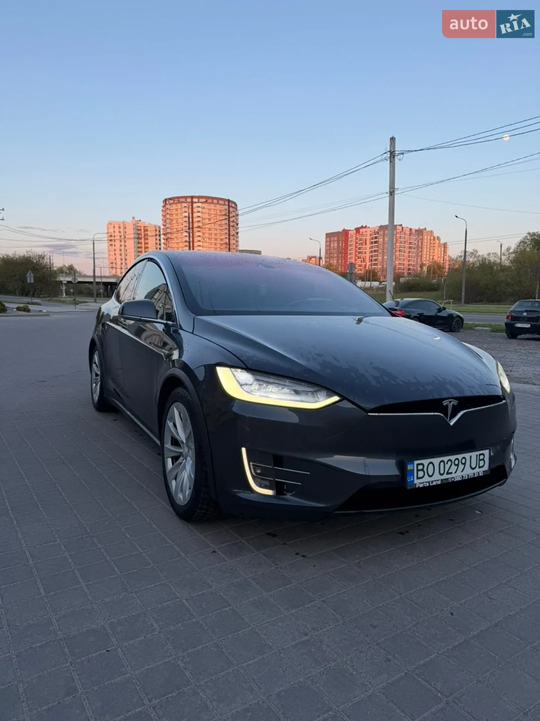 Tesla Model X, 2016