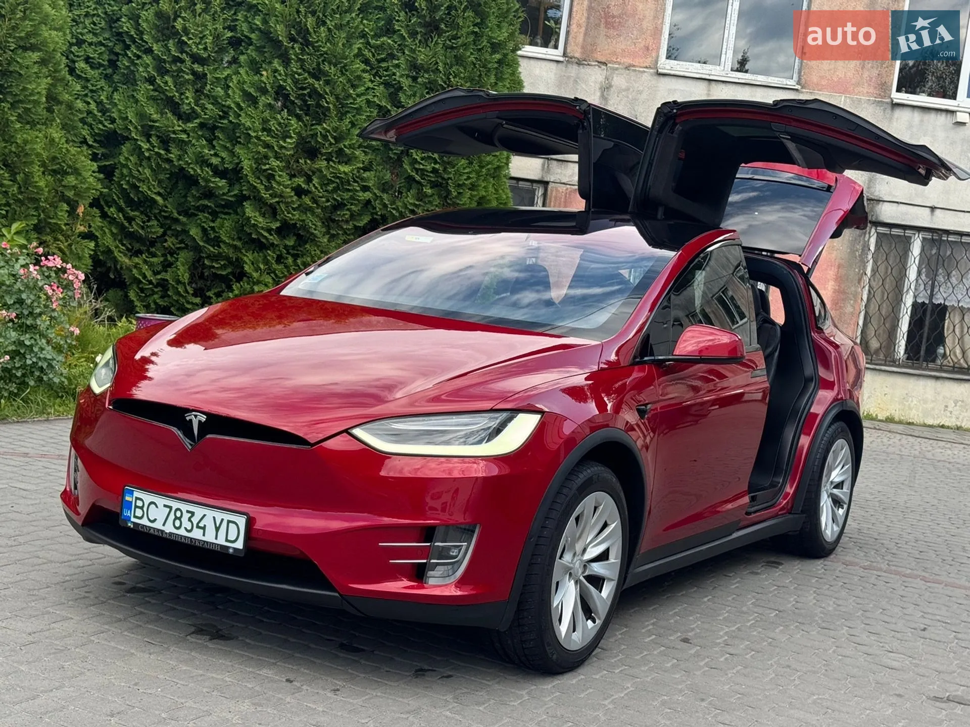 Tesla Model X, 2017