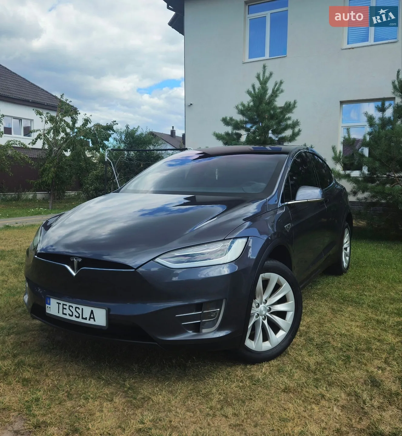 Tesla Model X, 2016