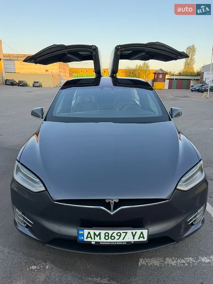 Tesla Model X, 2016