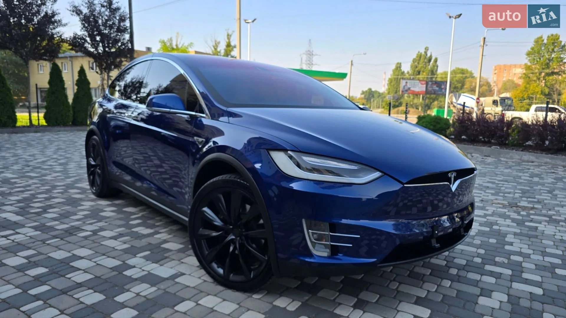 Tesla Model X, 2016