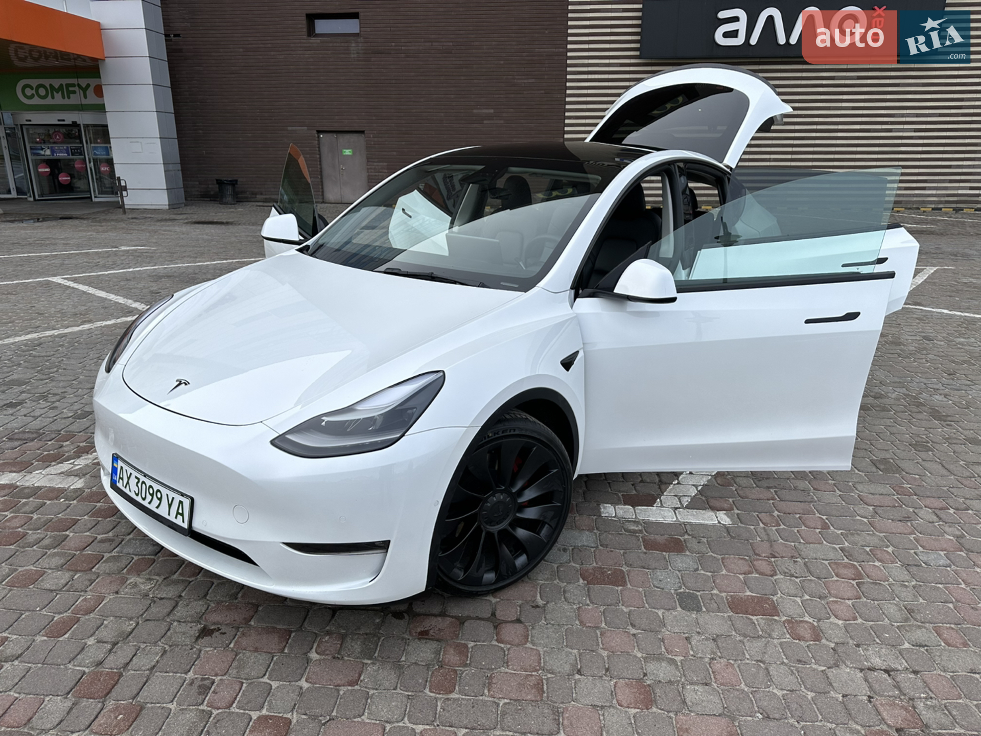 Tesla Model Y, 2021