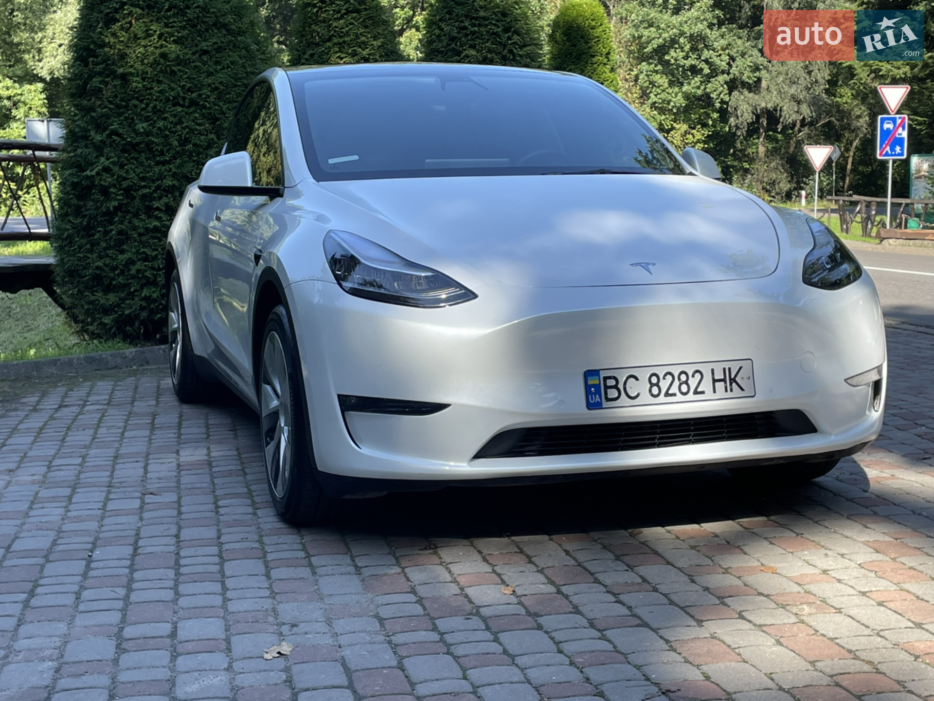 Tesla Model Y, 2021