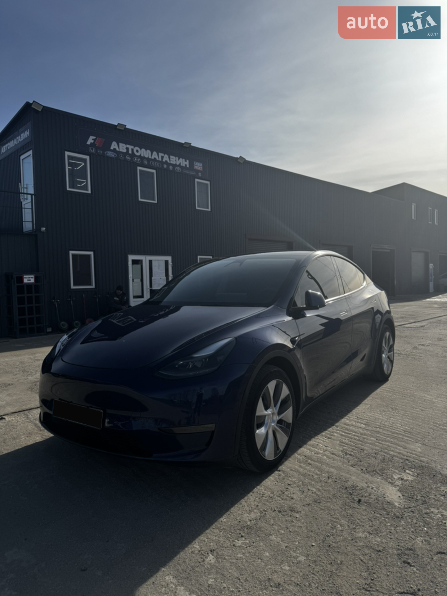 Tesla Model Y, 2023