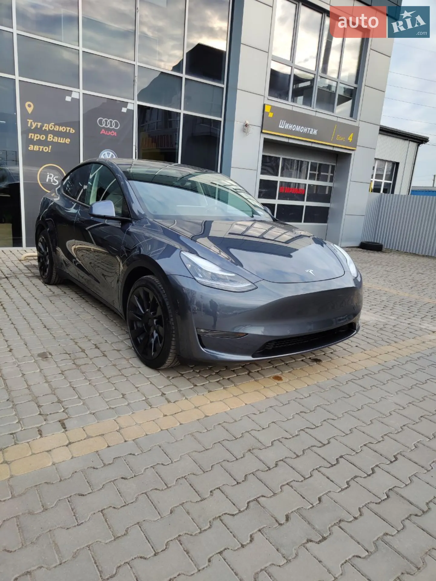 Tesla Model Y, 2022