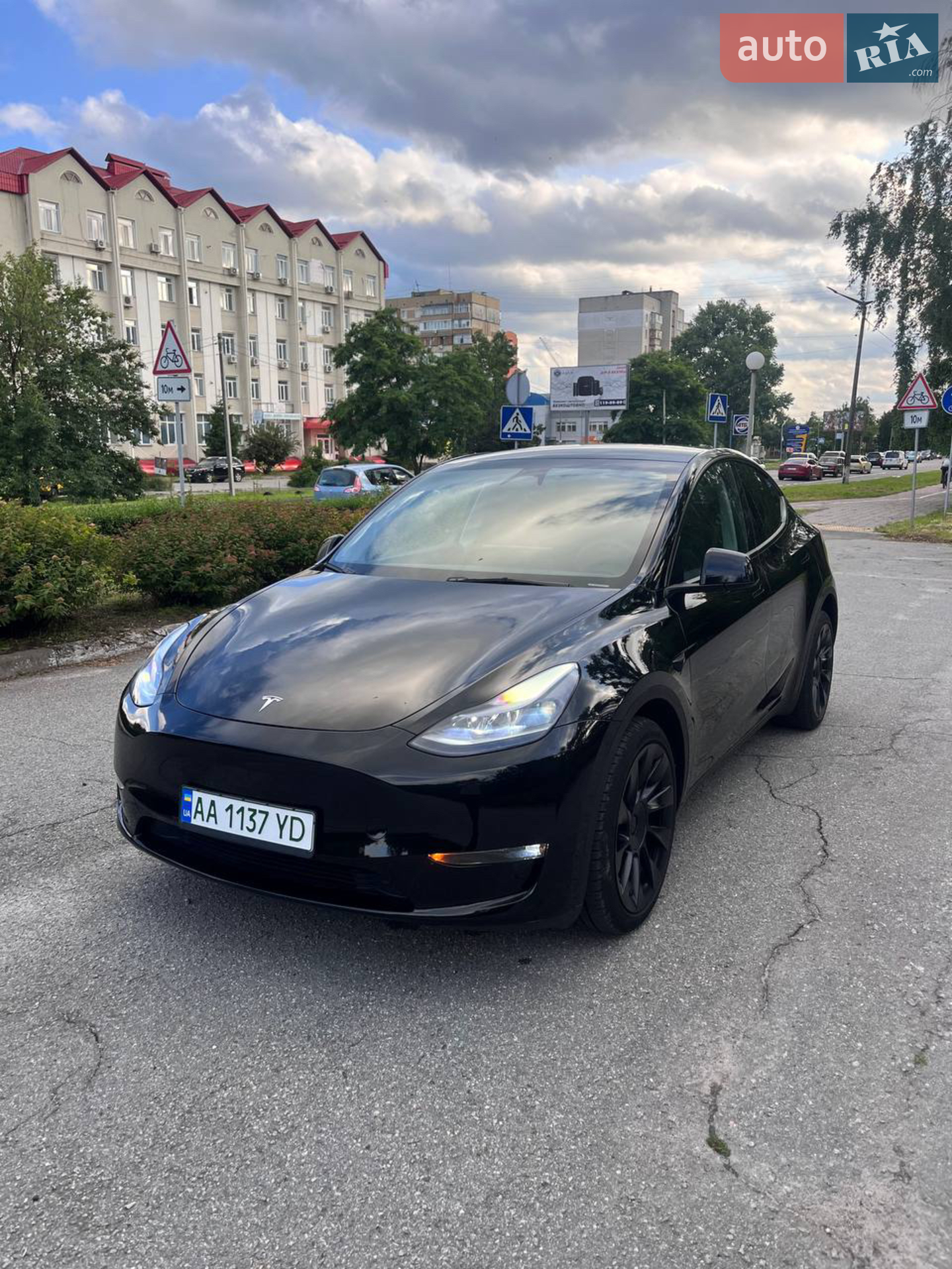 Tesla Model Y, 2023