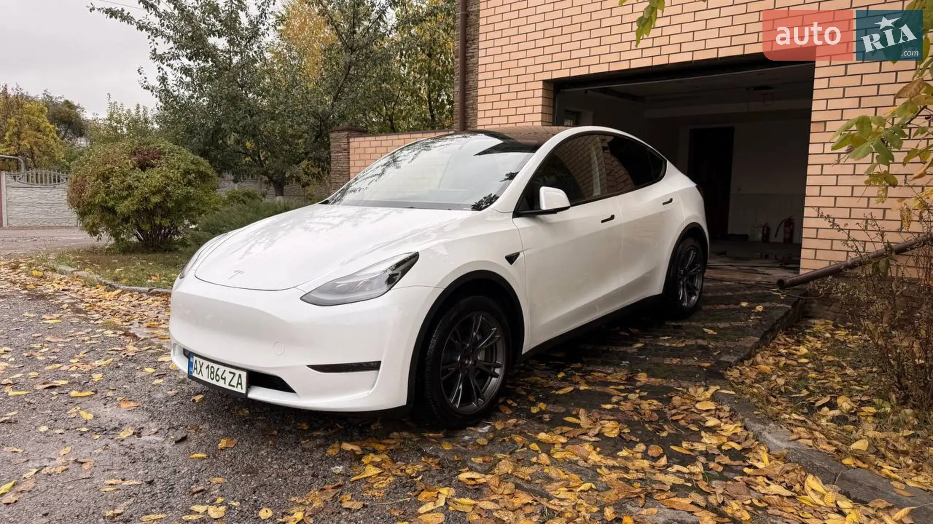Tesla Model Y, 2024