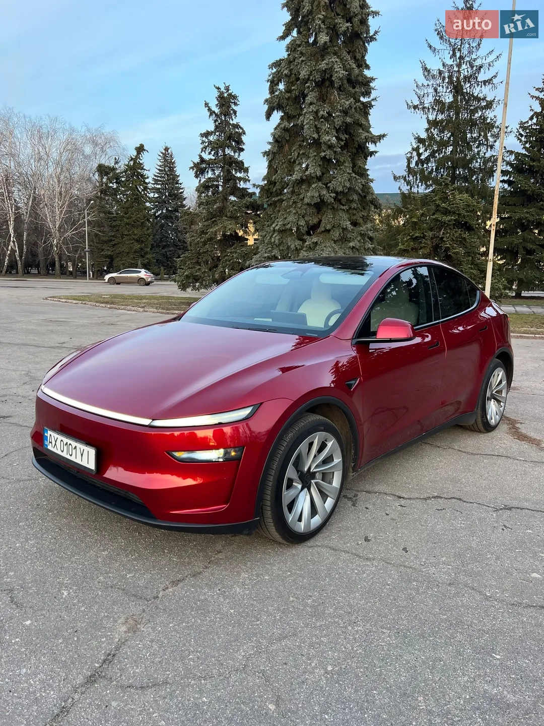Tesla Model Y, 2025