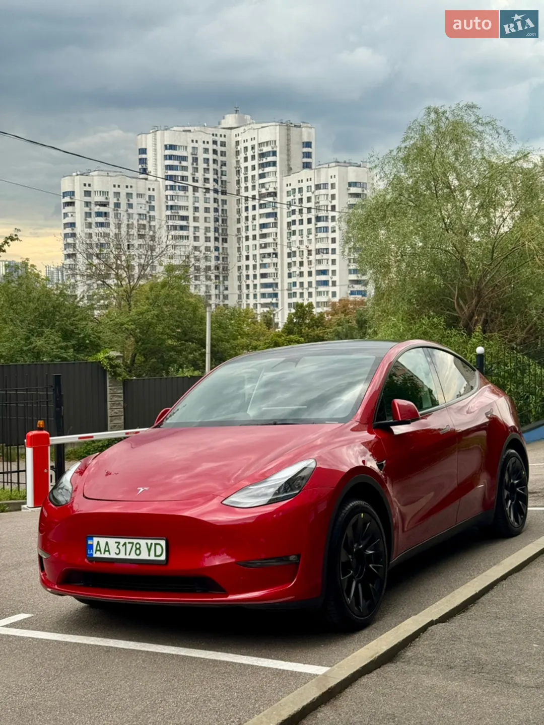 Tesla Model Y, 2023