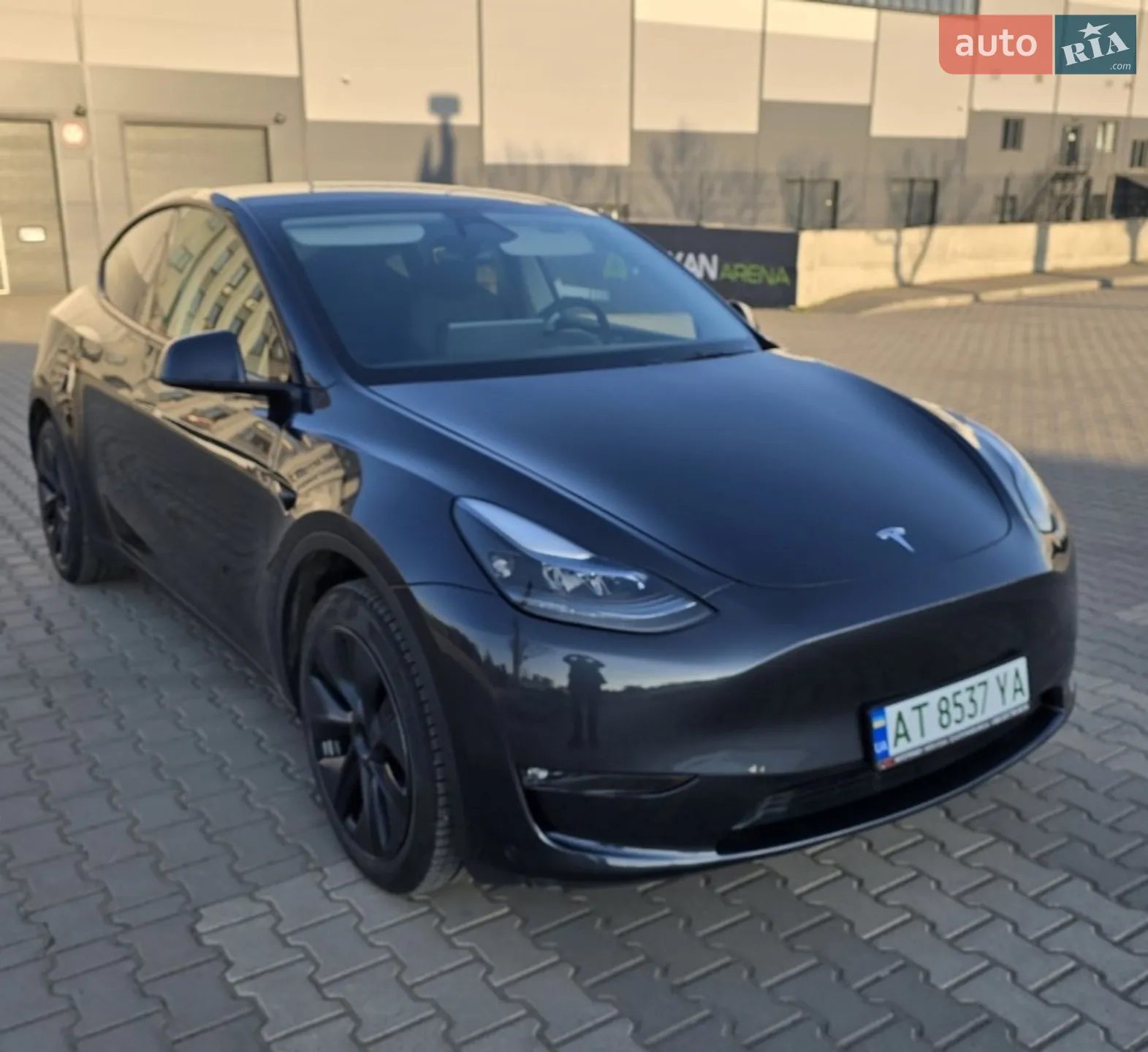 Tesla Model Y, 2024