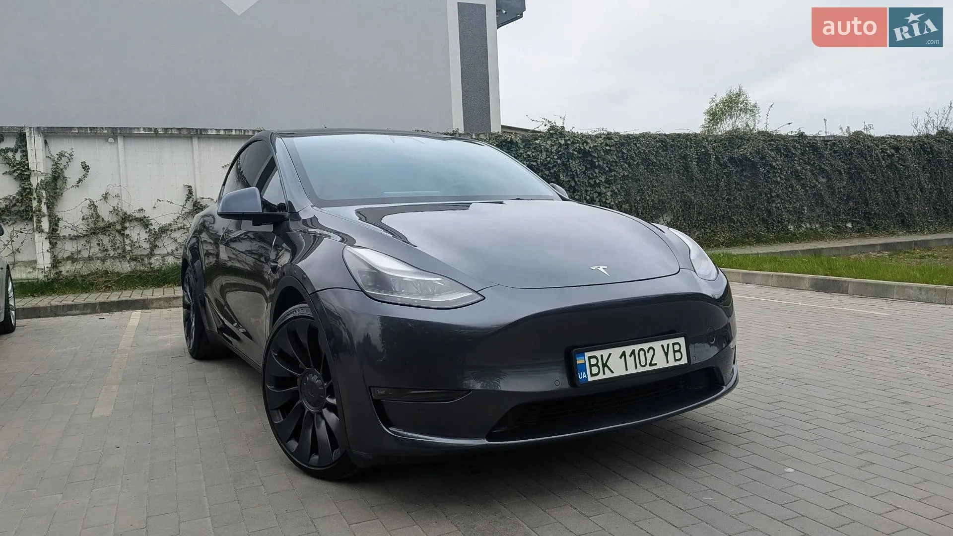 Tesla Model Y, 2022