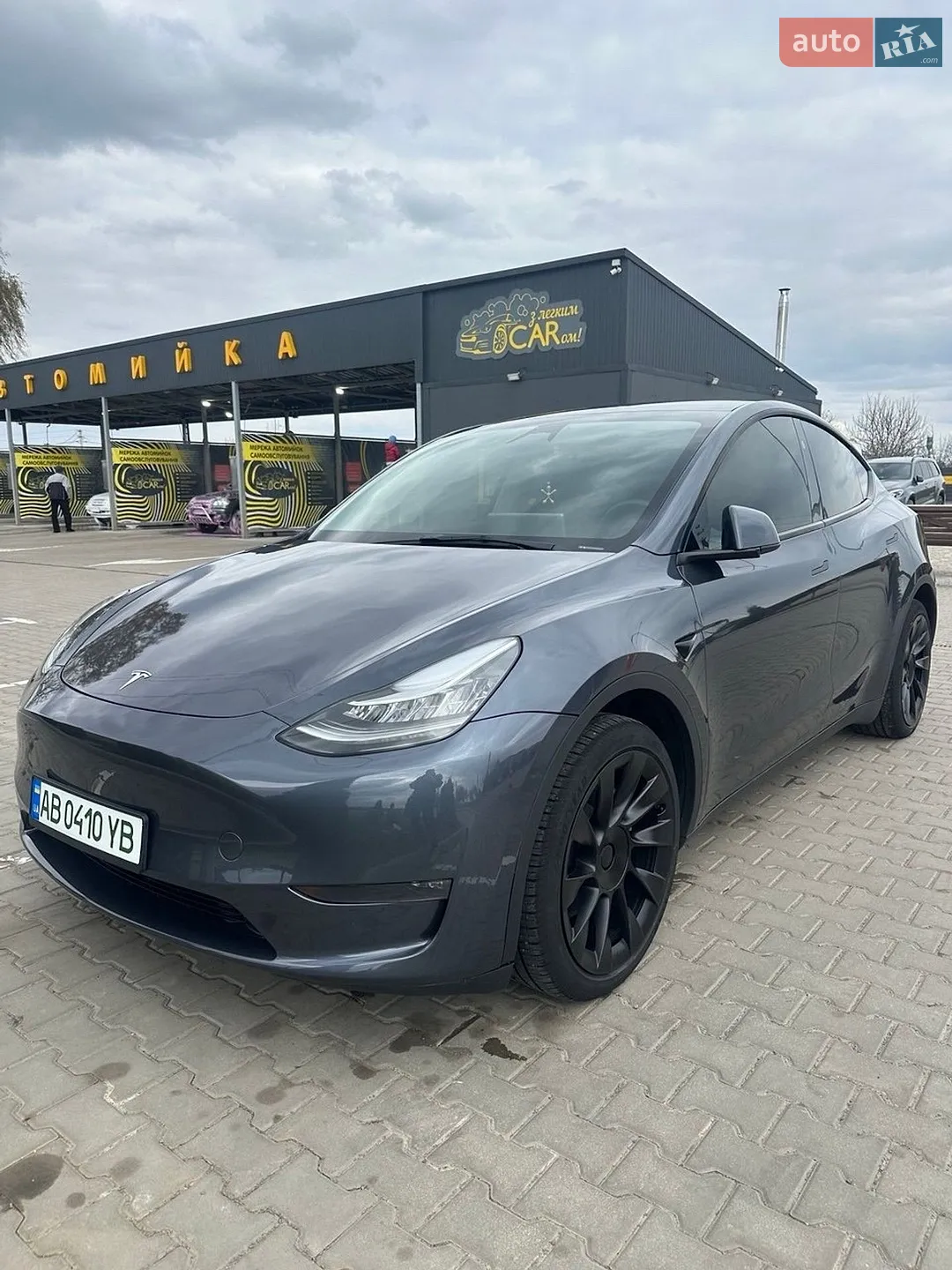 Tesla Model Y, 2023