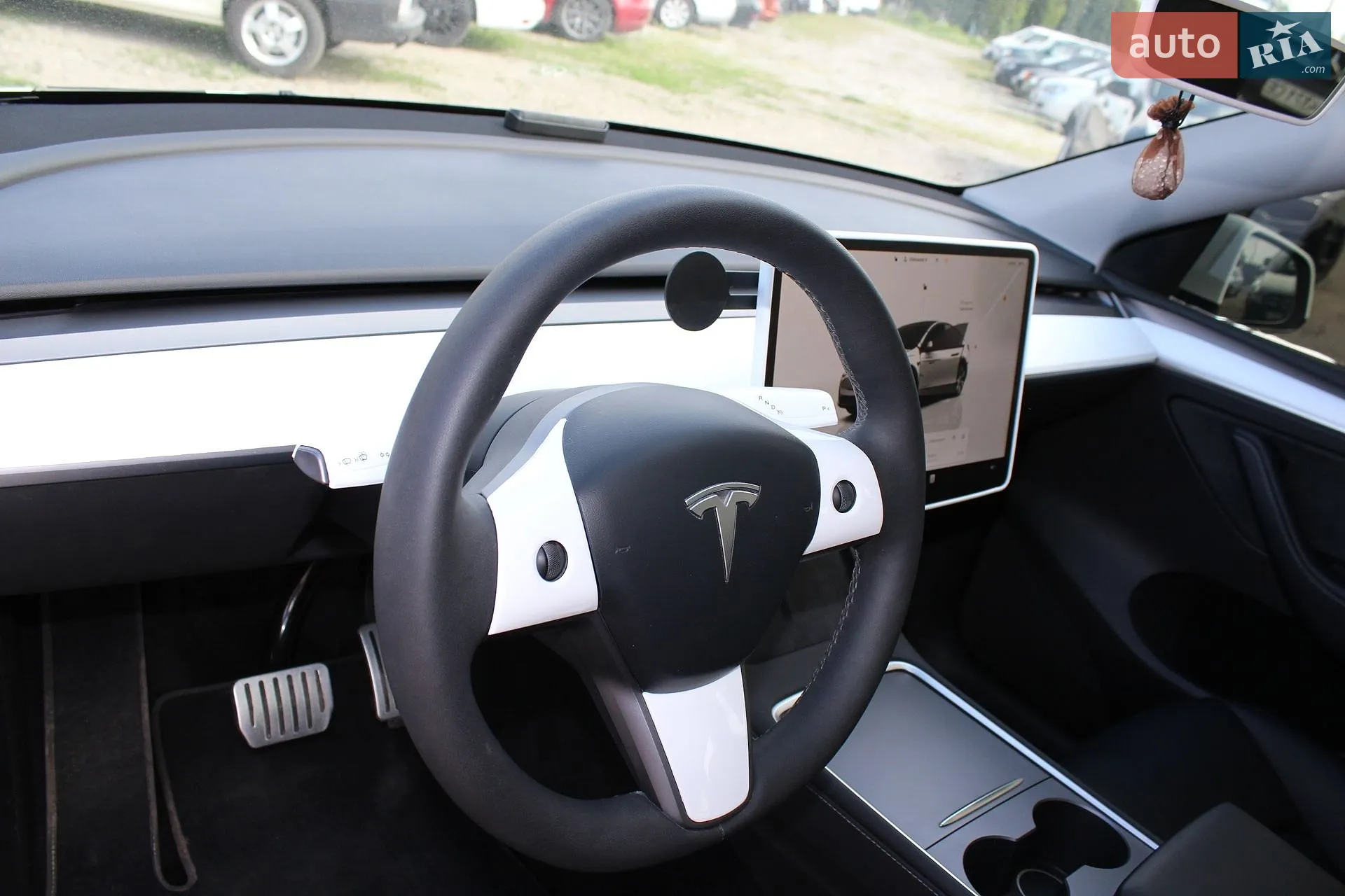 Tesla Model Y, 2023