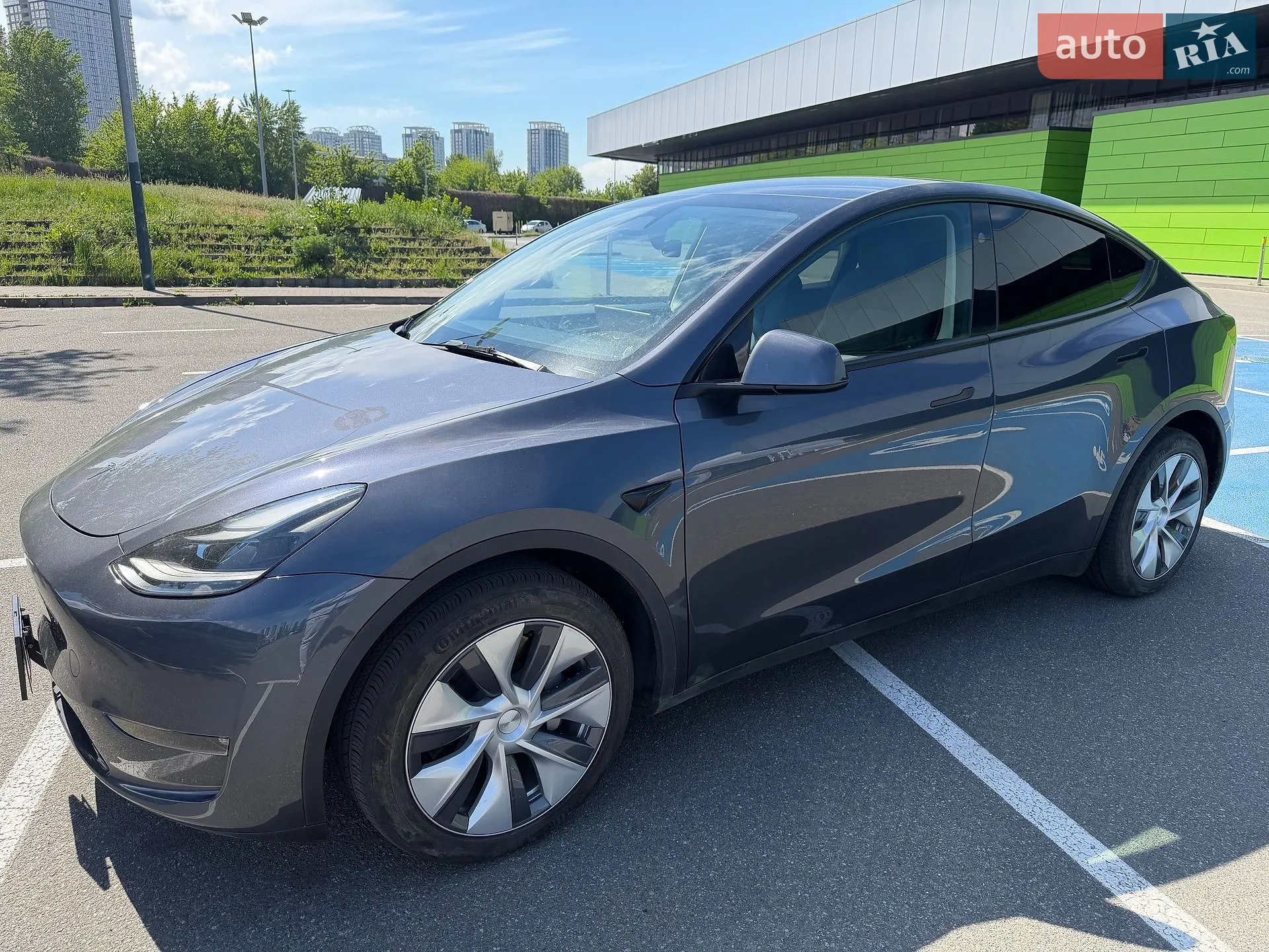 Tesla Model Y, 2023