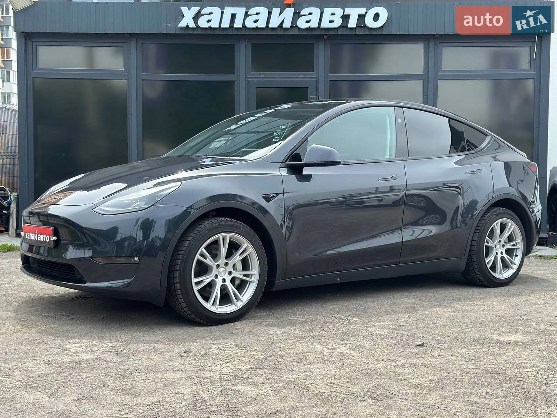Tesla Model Y, 2024