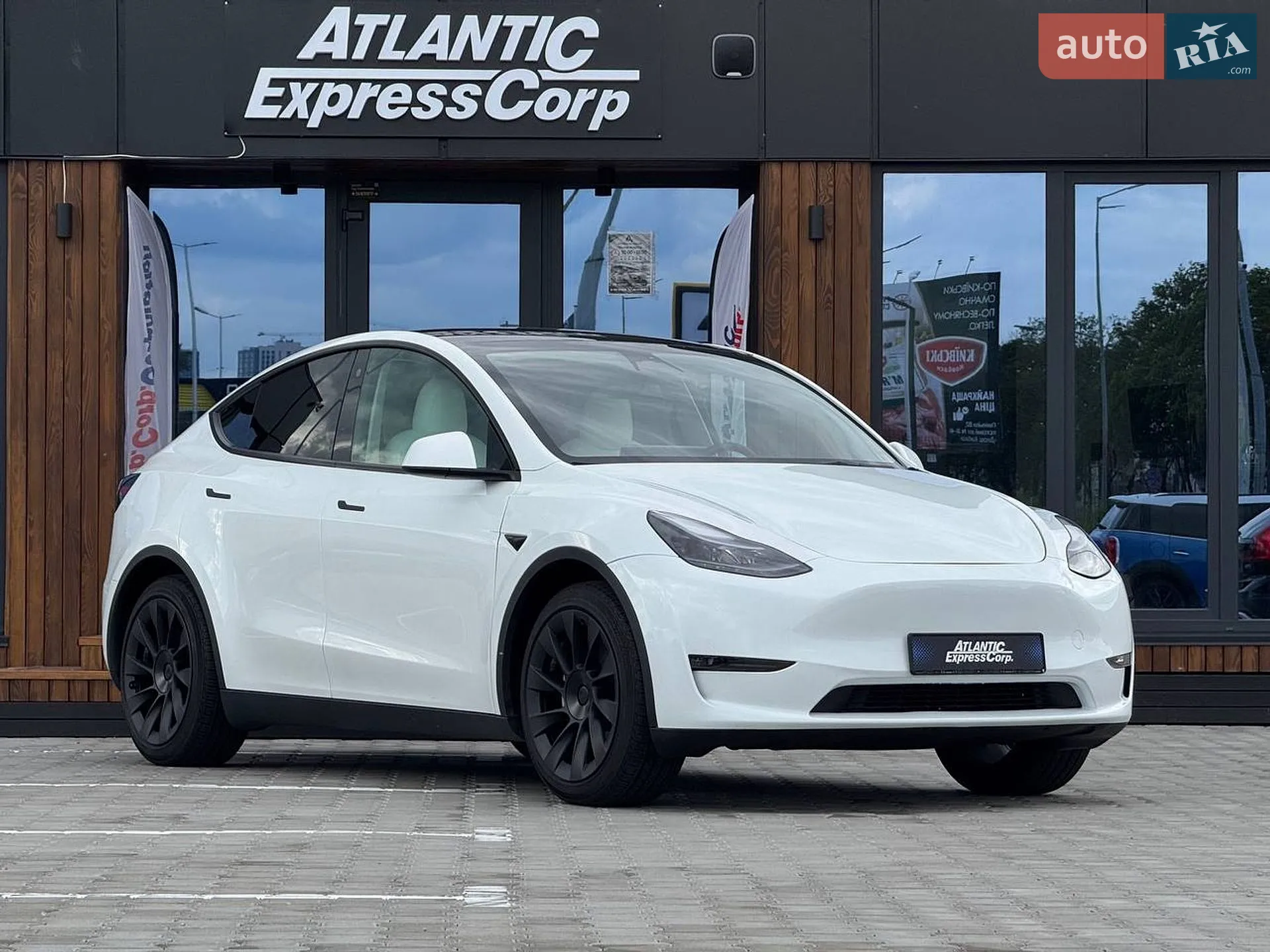 Tesla Model Y, 2022