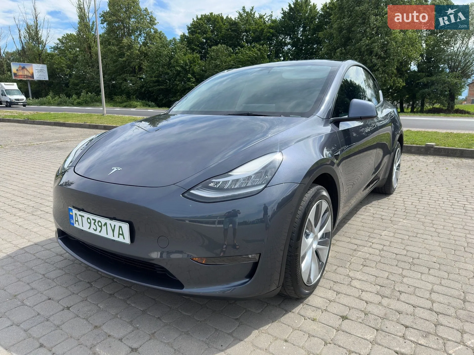 Tesla Model Y, 2023