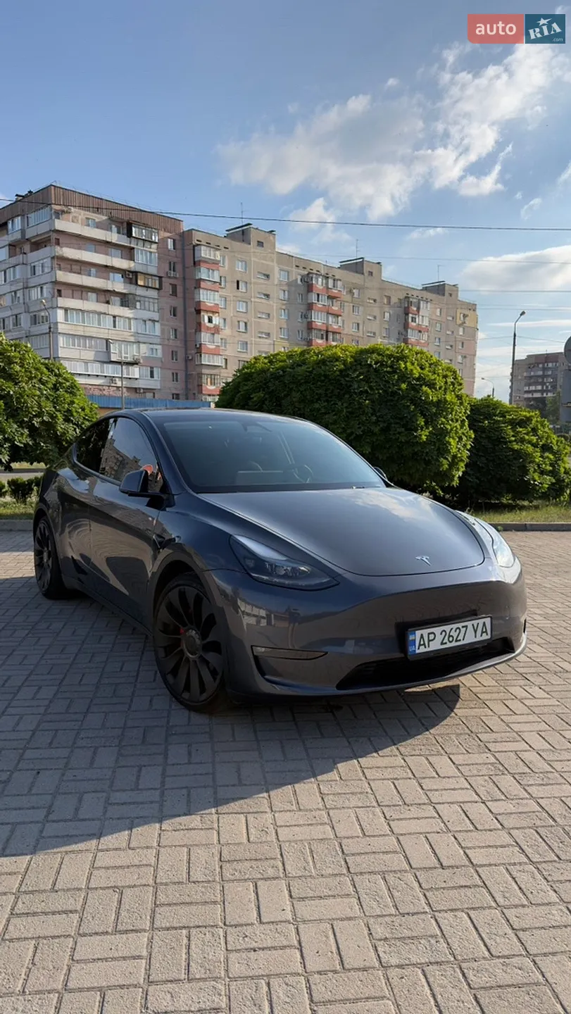 Tesla Model Y, 2023