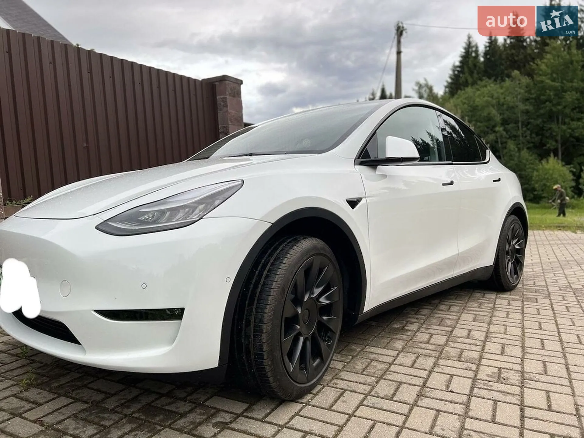 Tesla Model Y, 2023