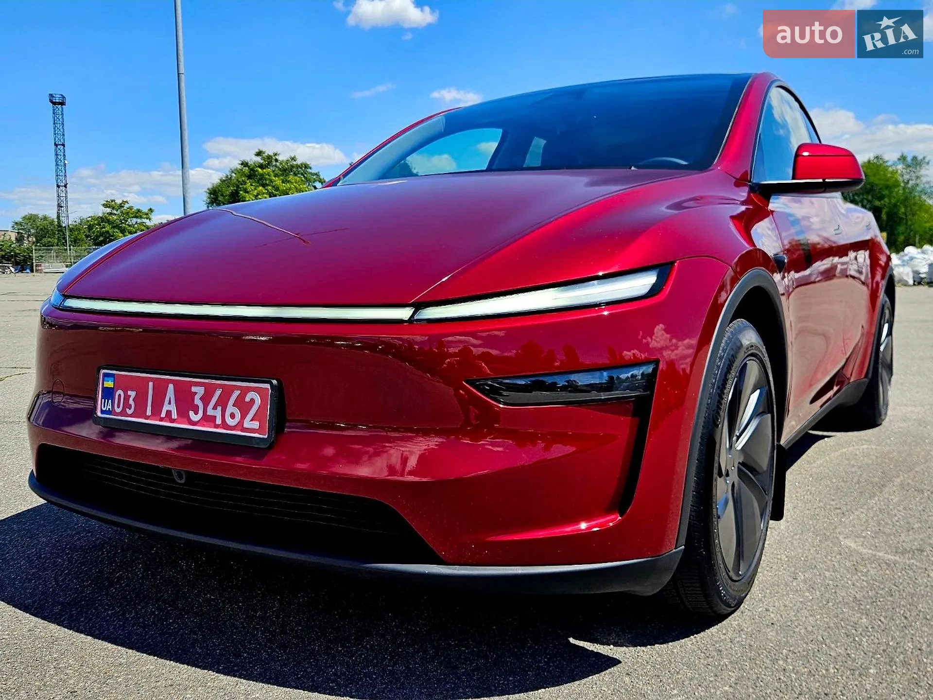 Tesla Model Y, 2025