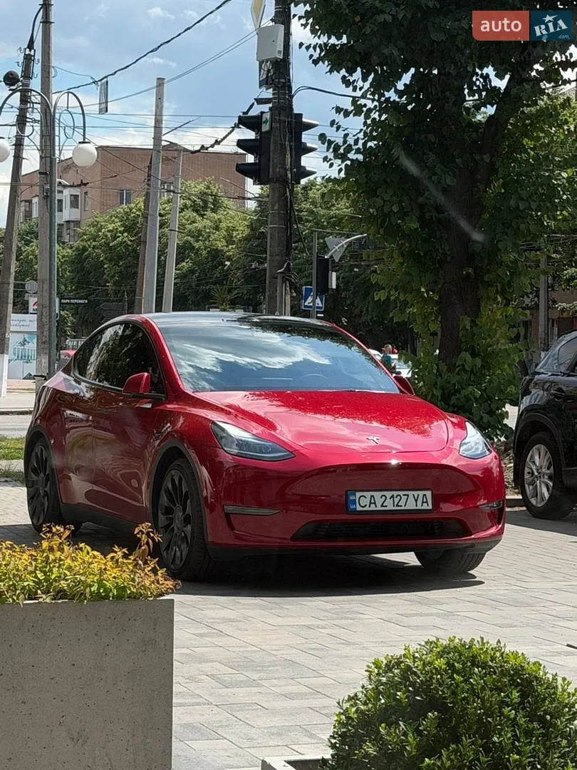 Tesla Model Y, 2022