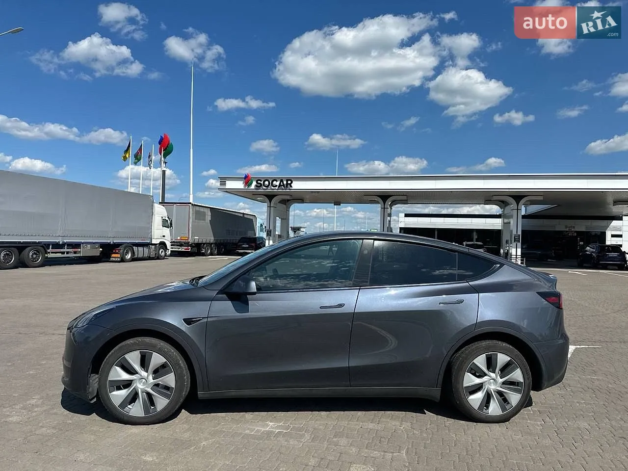 Tesla Model Y, 2023