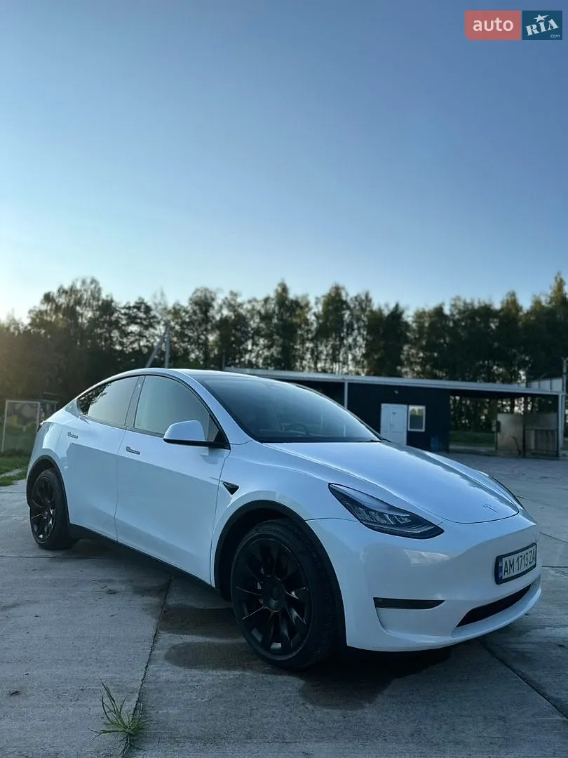 Tesla Model Y, 2022