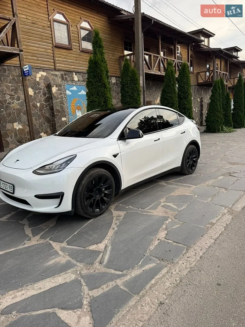 Tesla Model Y, 2021