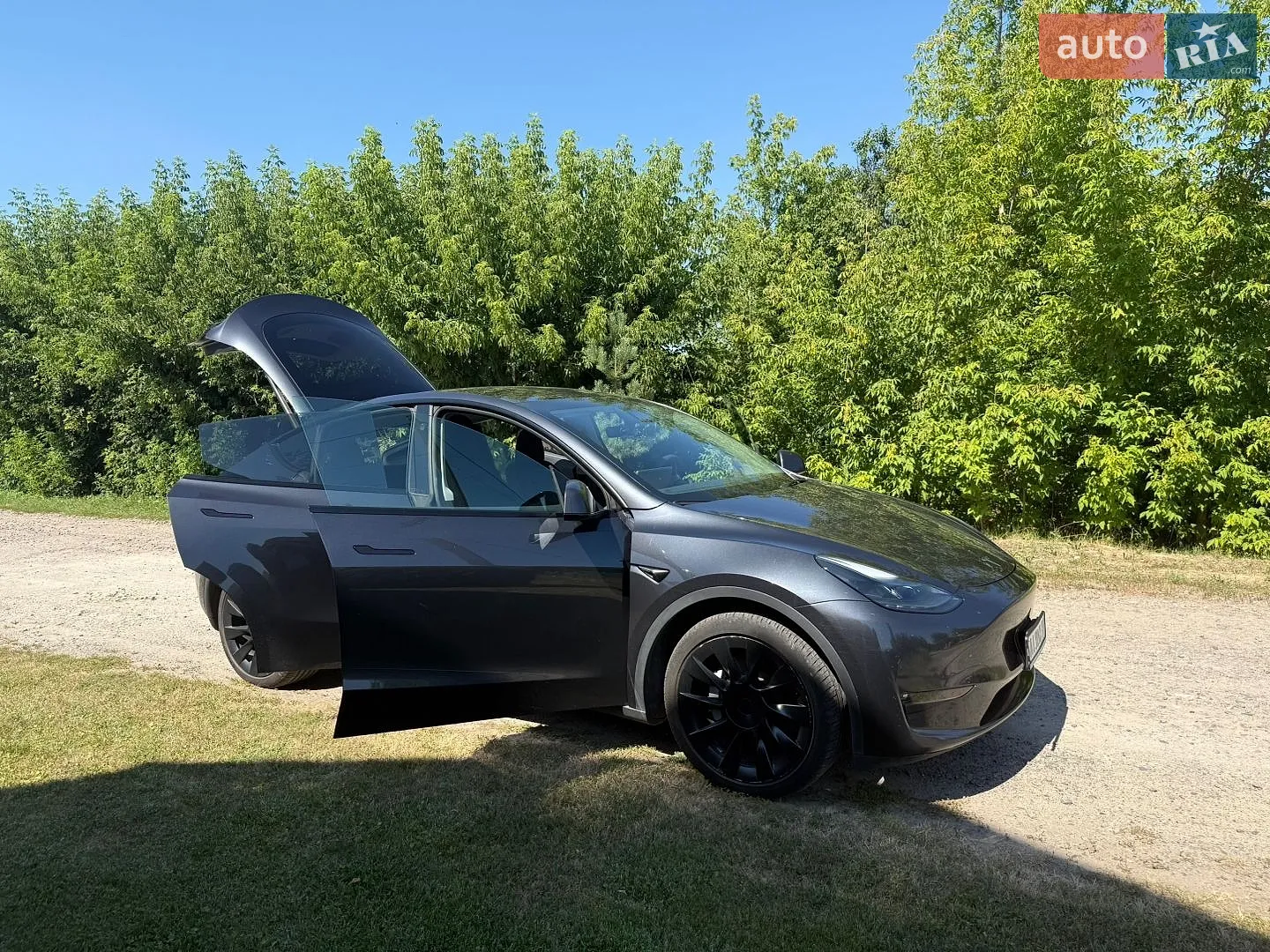 Tesla Model Y, 2025