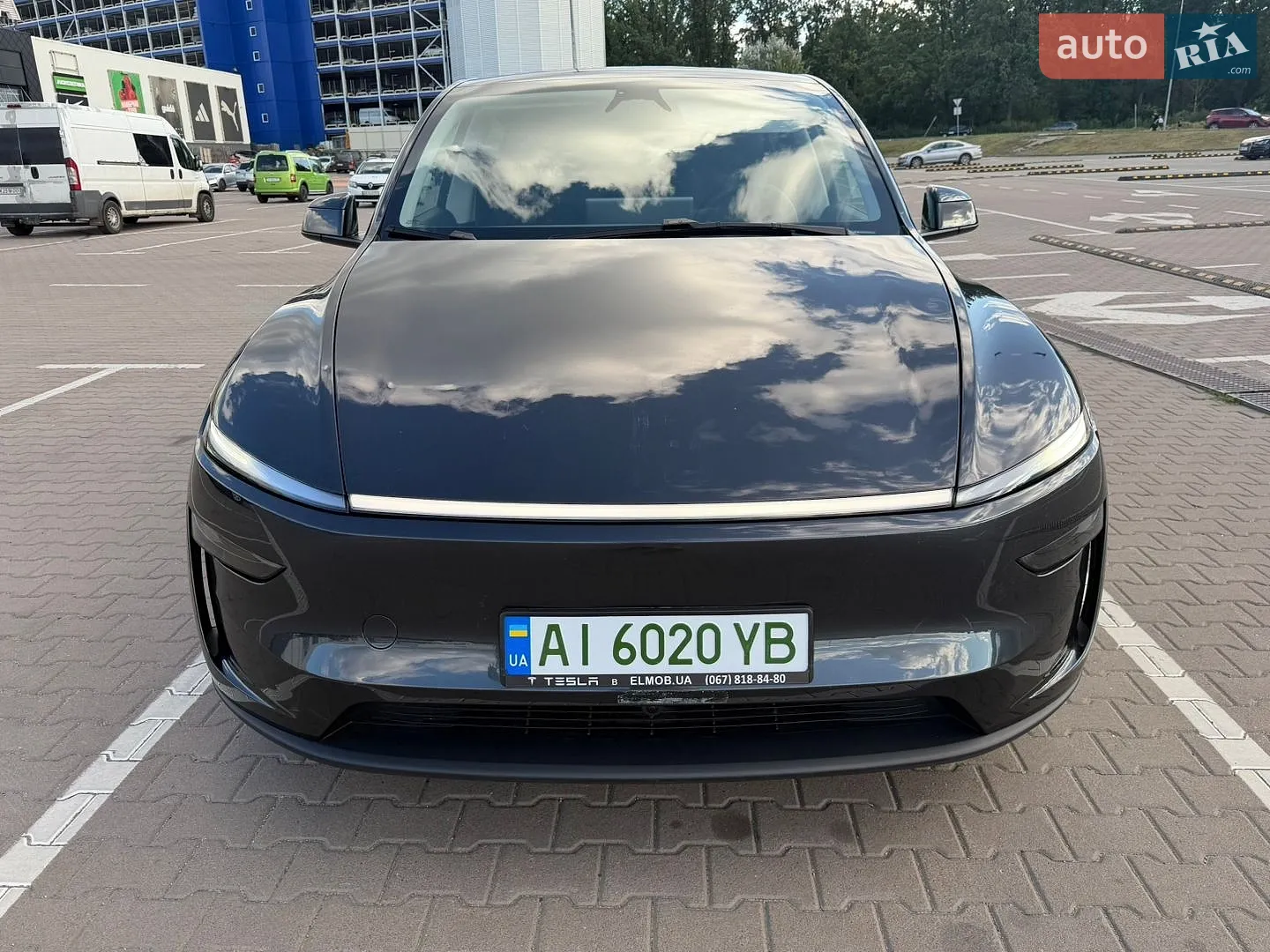 Tesla Model Y, 2025