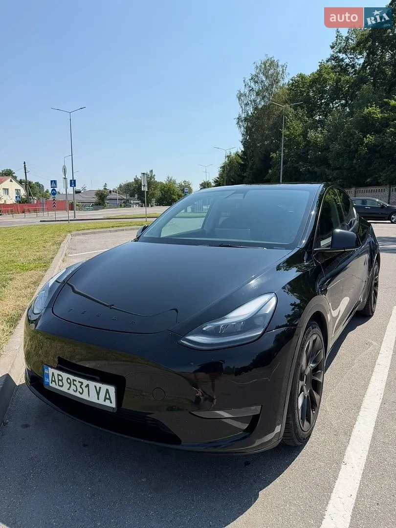Tesla Model Y, 2024