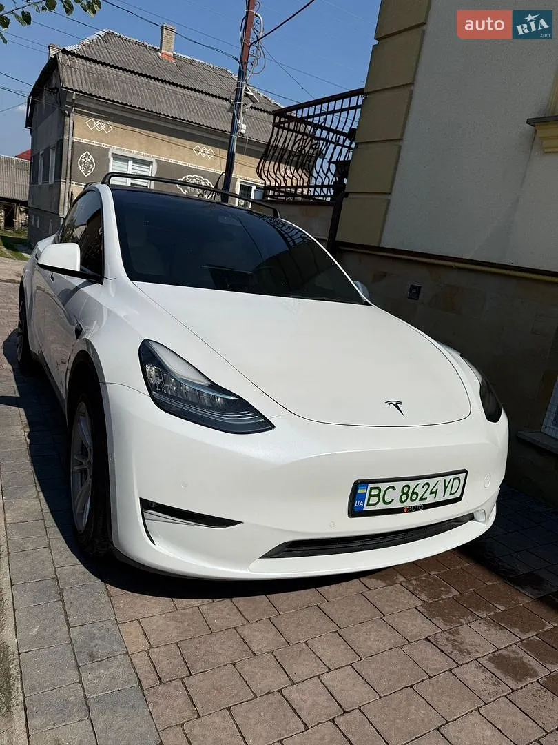 Tesla Model Y, 2021
