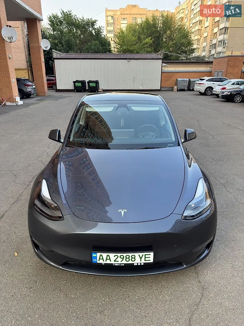 Tesla Model Y, 2023