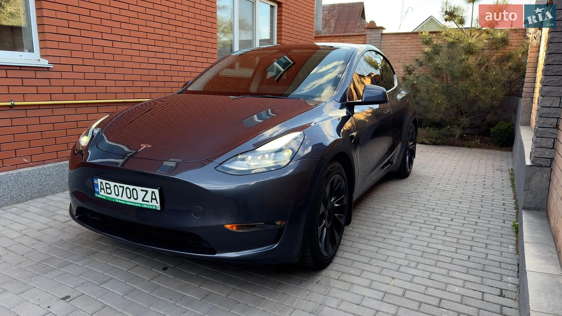 Tesla Model Y, 2023