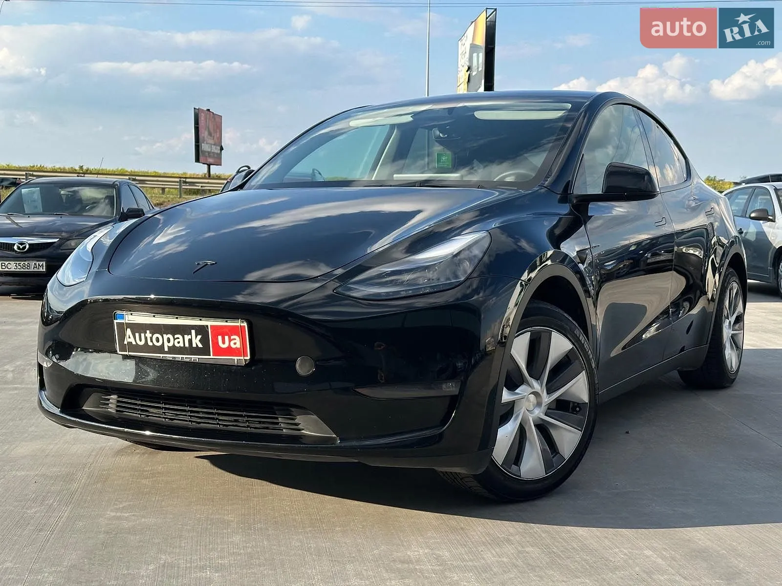Tesla Model Y, 2024