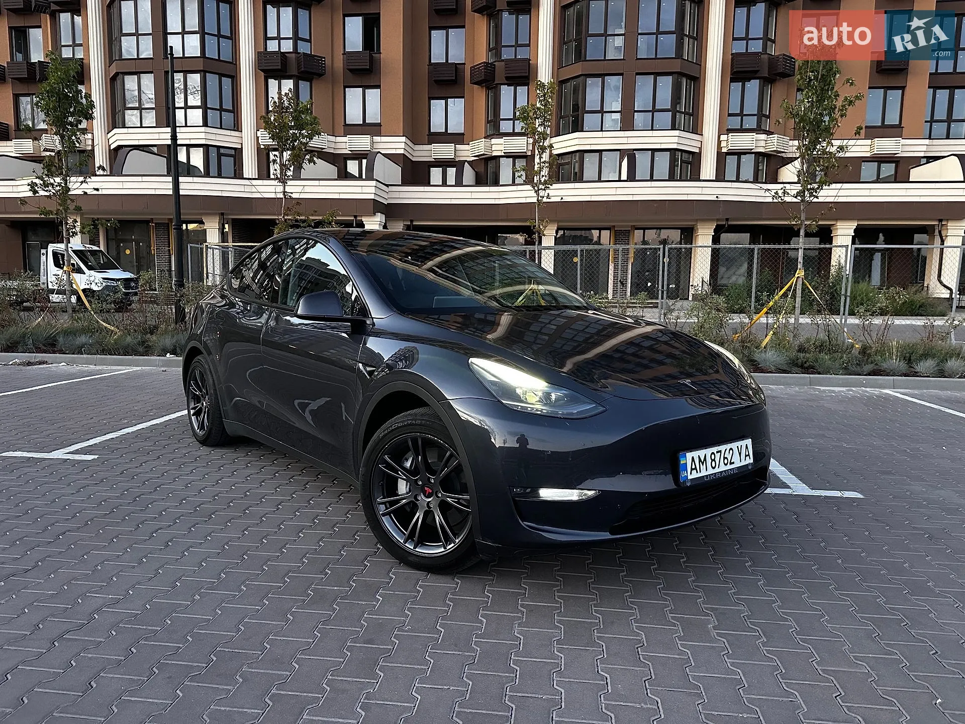 Tesla Model Y, 2024
