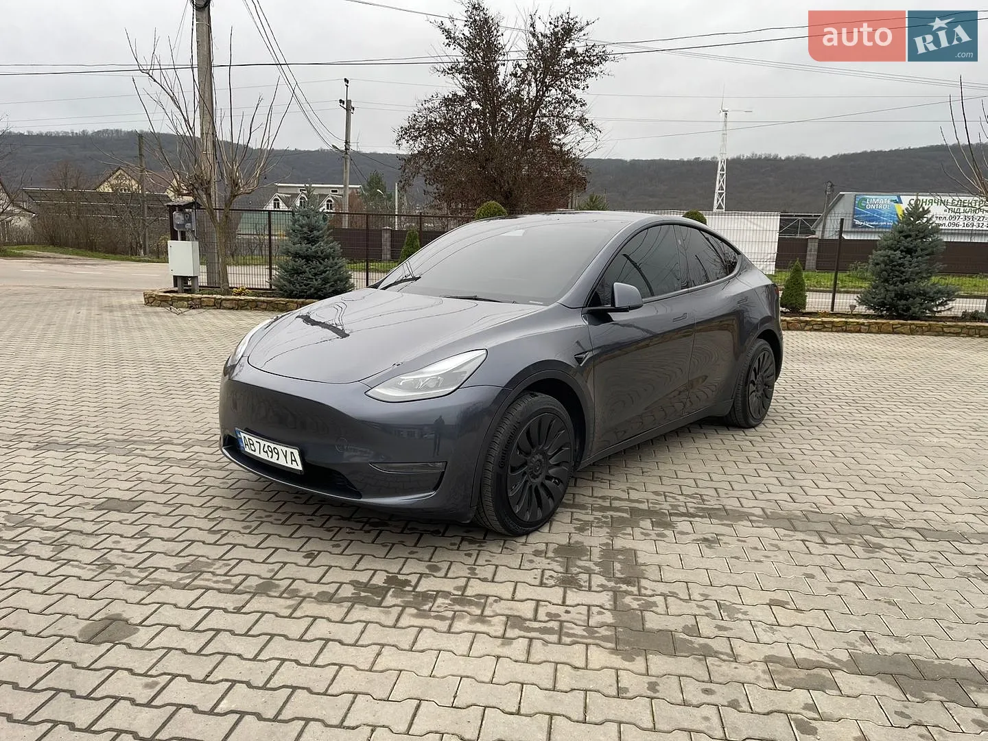 Tesla Model Y, 2023