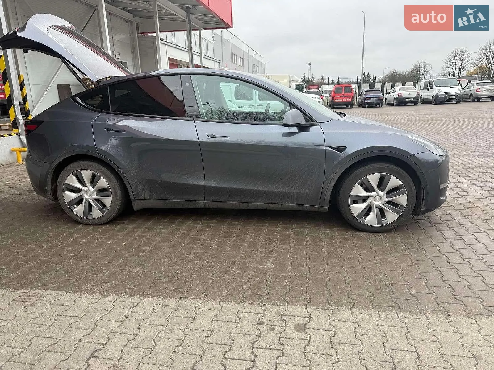 Tesla Model Y, 2023