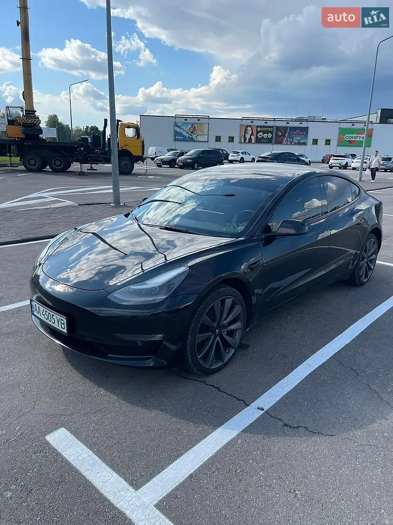 Tesla Model Y, 2022