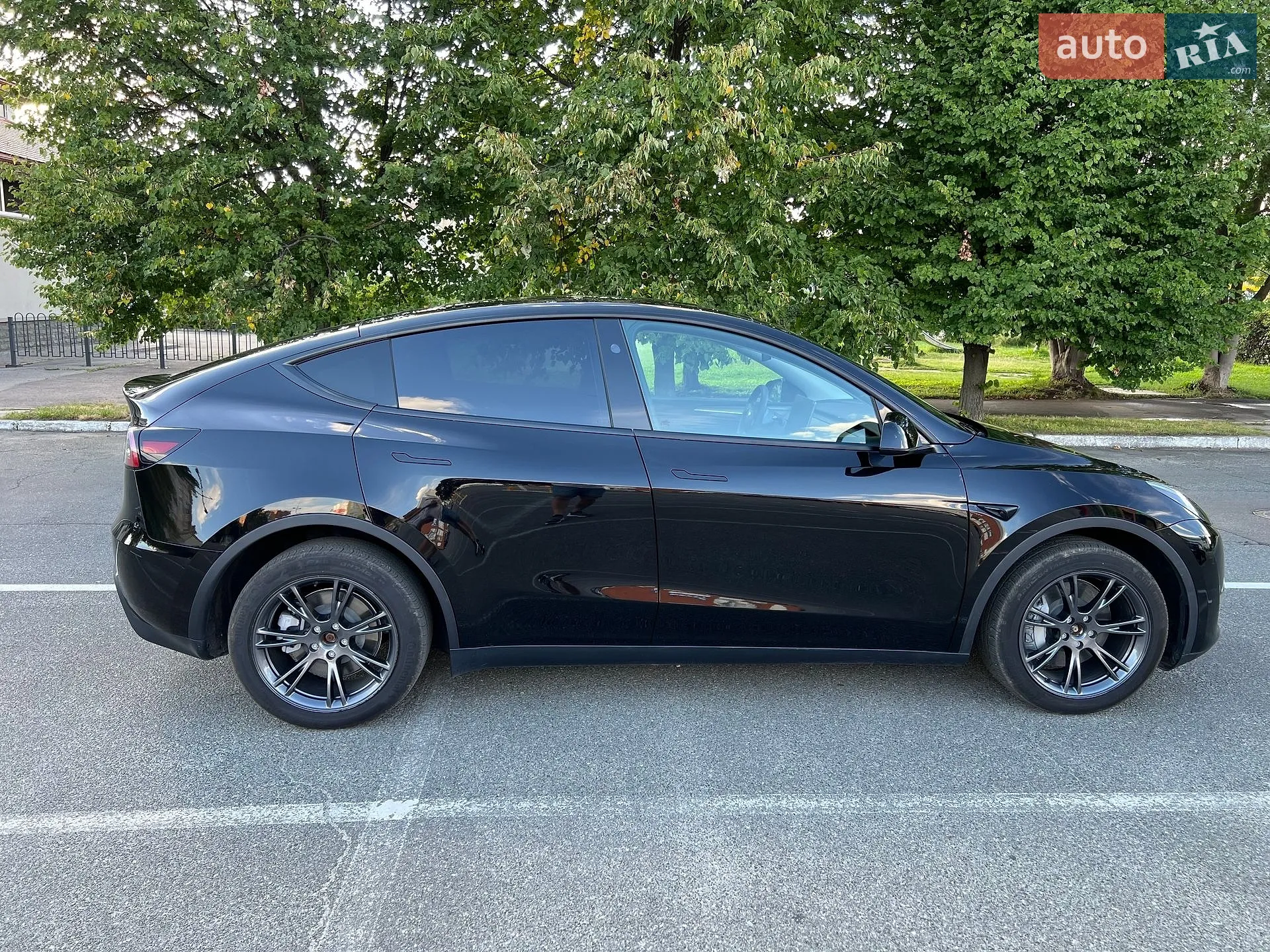 Tesla Model Y, 2024