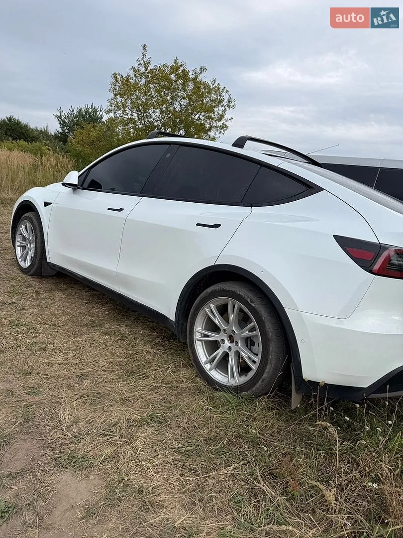 Tesla Model Y, 2021