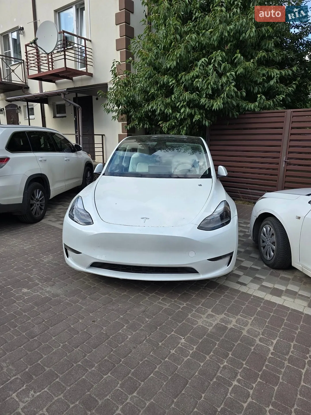 Tesla Model Y, 2023