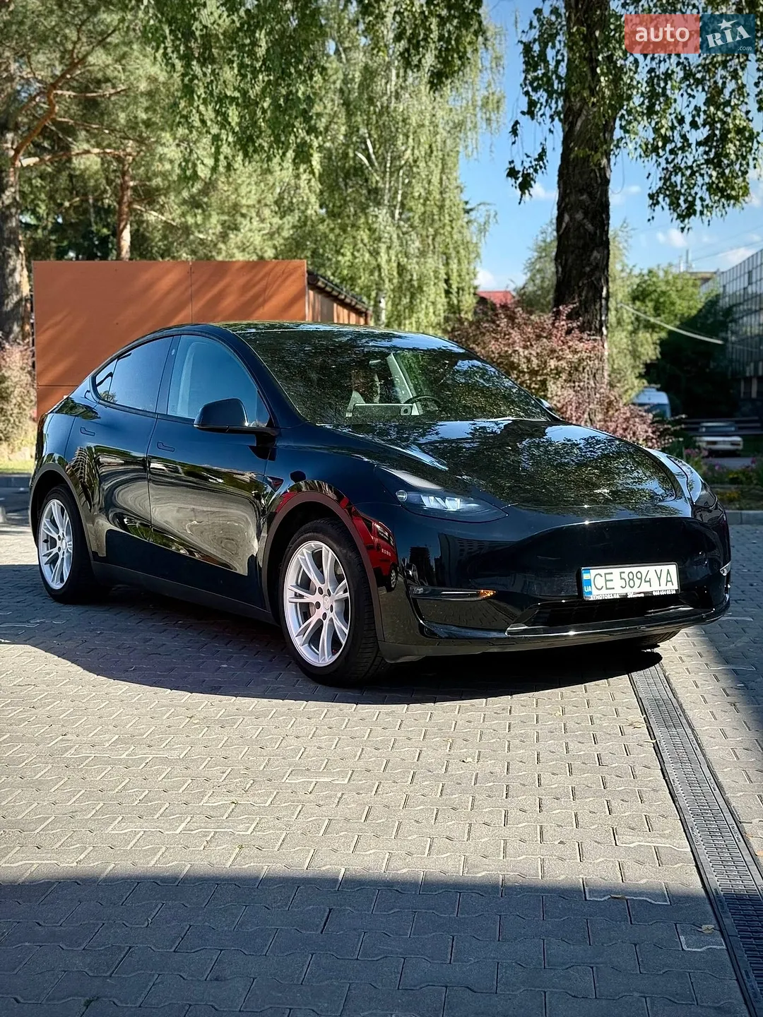 Tesla Model Y, 2023