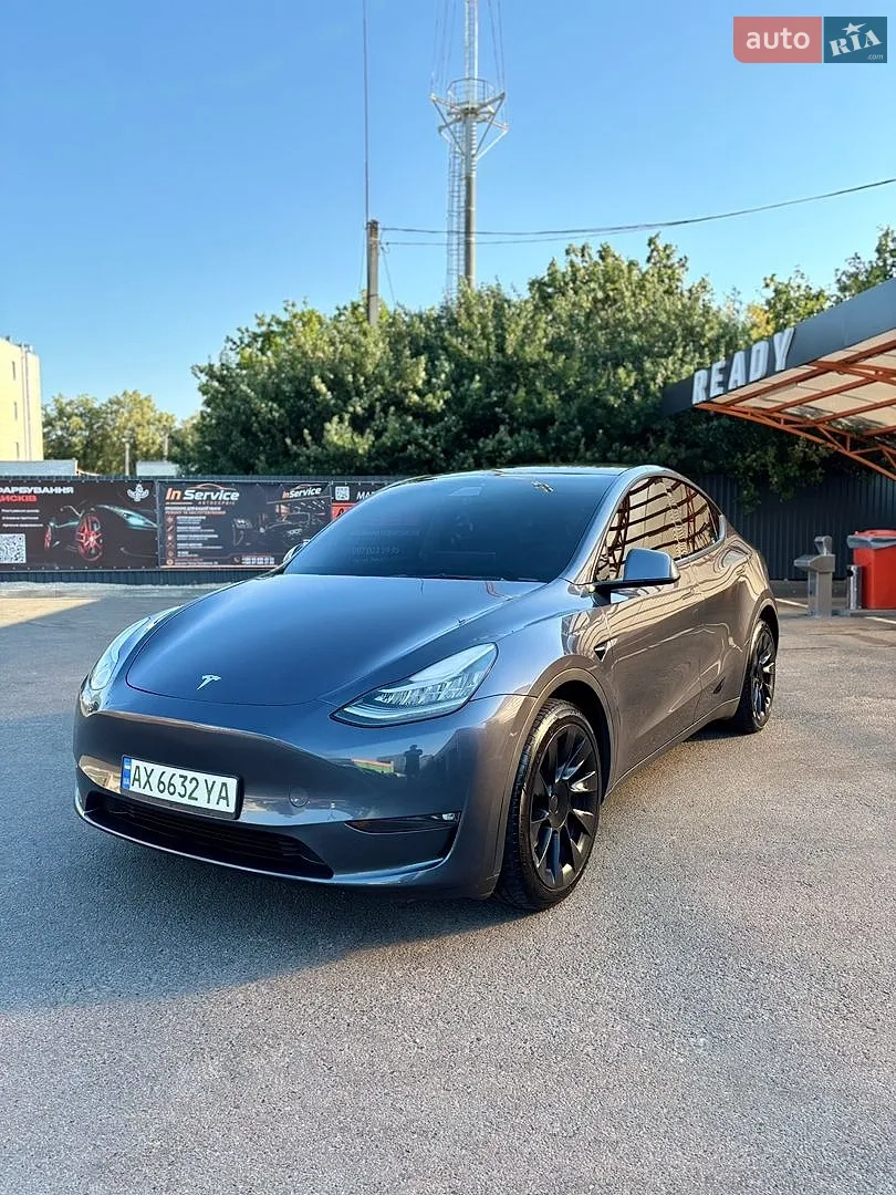 Tesla Model Y, 2022